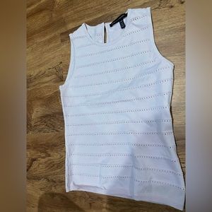 3/$15 
WHITE HOUSE BLACK MARKET Pink dotted sleeveless shell top XS petite